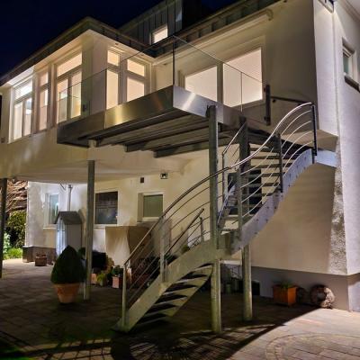 20240301 191600 650x866